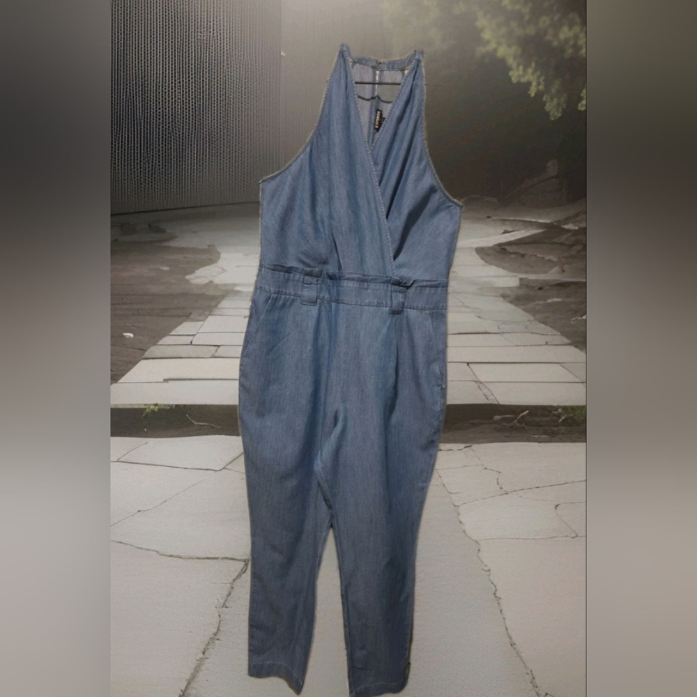 Express Blue Denim Chambray  Jumpsuit Sleeveless Lightweight fabric Size 14 .